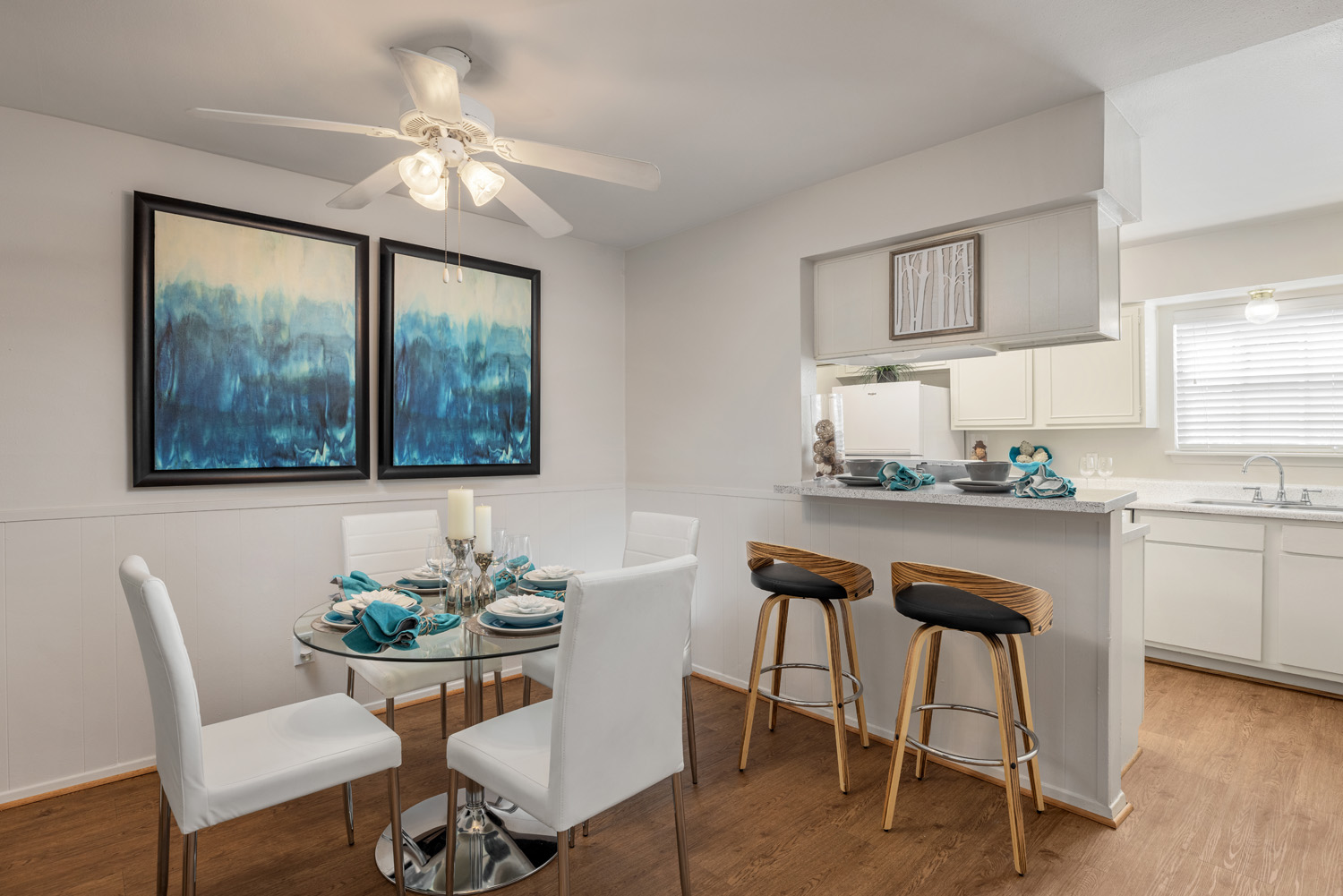 Features 1 | Colony Oaks Galleria Oaks Apartments