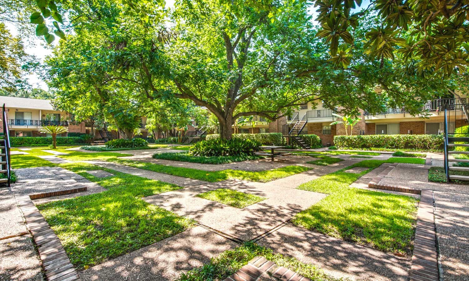 Colony Oaks Apartments